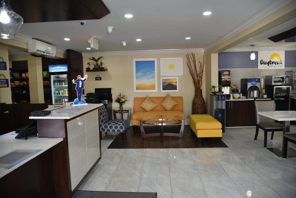 Days Inn By Wyndham Goose Creek Север Чарлстон Экстерьер фото